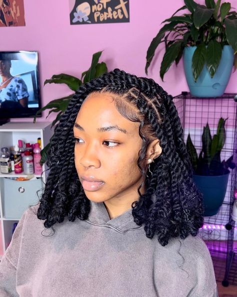 How To Install Invisible Locs & 40 Gorgeous Invisible Locs Bohemian Invisible Locs, Large Bohemian Knotless Braids, Invisible Locs, Invisible Braids, Cuban Twist Hair, Sleek Braid, Short Box Braids Hairstyles, Black Ponytail Hairstyles, Braids Hairstyles Pictures