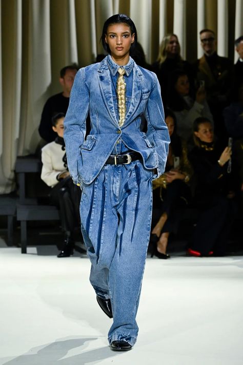 Schiaparelli Fall 2024 Ready-to-Wear Runway, Fashion Show & Collection Review [PHOTOS] Schiaparelli Dress, Runway Hair, Mens Fashion Wear, Viking Woman, Fur Clothing, Runway Trends, Denim Trends, Denim Details, Fashion Show Collection