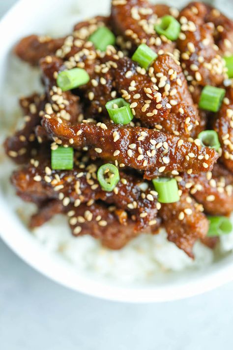 Crispy Sesame Beef - Restaurant-quality, amazingly crispy beef made in just 30 min with less oil - you won't even be able to tell the difference! Asian Cusine, Pf Chang, Sesame Beef, Mongolian Beef Recipes, Crispy Beef, Handsome Husband, Mapo Tofu, Mongolian Beef, Pork Dinner