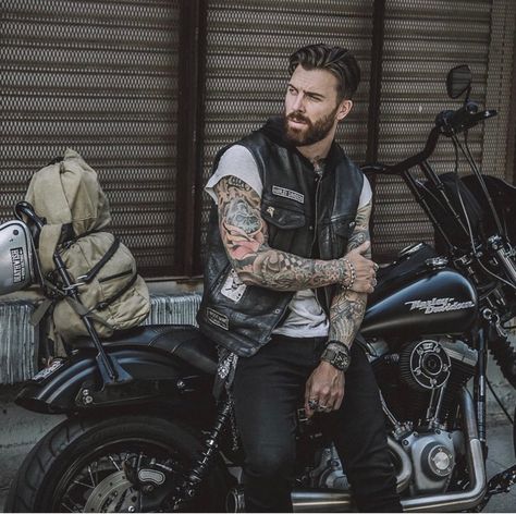 Levi Stocke Biker Style Men, Levi Stocke, Мотоциклы Harley Davidson, Biker Photography, Hot Biker Guys, Biker Photoshoot, Biker Aesthetic, Bike Photoshoot, Motorcycle Men