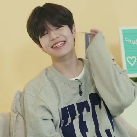 I Love You Puppy, Pretty Smile, Skz In Cute, Stray Kids Seungmin, Good Smile, Kids Icon, Homeless Children, Crazy Kids, Look Alike