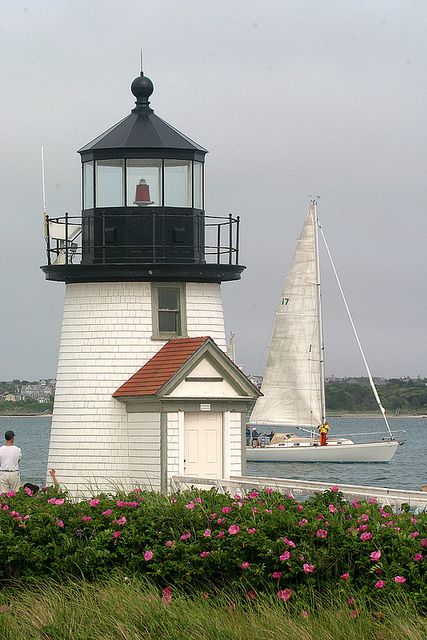 Brant Point Lighthouse, Nantucket Island, Lighthouse Pictures, Point Light, Cap Ferret, Beautiful Lighthouse, Beacon Of Light, Travel Places, Night Lights