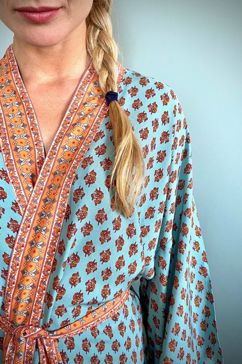 Excited to share this item from my #etsy shop: Kimono Robe, Dressing Gown, Vintage style, Teal Blue, Indian design #blue #orange #abstract #bohohippie #34sleeve #shawl #ankle #pyjamasetwomen #pyjamaswomen Orange Kimono, Cotton Dressing Gown, Green Kimono, Gown Bridesmaid, Gown Vintage, Mode Kimono, Vintage Boho Fashion, Indian Prints, Beautiful Kimonos