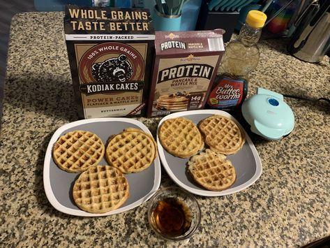 Reviewing Aunt Maple's protein pancake and waffle mix, with Kodiak Cake's Power Cakes Buttermilk mix, along with the Dash mini waffle maker. Compare taste, calories, macros. Ww Mini Waffle Maker Recipes, Kodiak Cake Waffles Recipes, Kodiak Waffle Recipe, Mini Waffle Recipe, Dash Mini Waffle Maker, Dash Recipe, Buttermilk Pancake Mix, Protein Pancake Mix, Waffle Maker Recipes