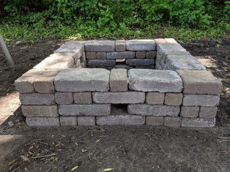 Square Paver Bricks Outdoor Fire Pit Diy, Landscape Bricks, Fire Pit Plans, Outside Fire Pits, Small Yard Landscaping, Brick Fire Pit, Fire Pit Kit, Stone Landscaping, Backyard Fireplace