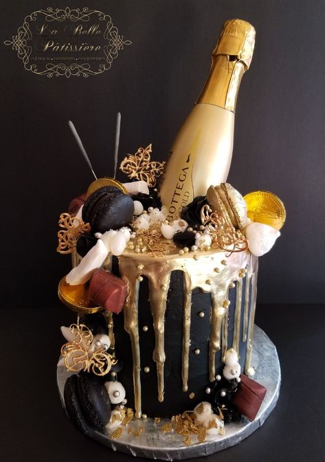 Champagne Bottle Cake, Champagne Images, Cake And Champagne, White Cake Recipes, Modern Birthday Cakes, Wine Cake, Champagne Birthday, Champagne Cake, Bottle Cake