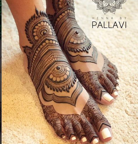 Leg Mehndi Designs For Brides | 2020 Henna Mehdni Designs For Feet Foot Mehandi Designs Simple, Inner Palm Henna, Leg Mehendi Design Unique, Simple Leg Mehendi Design, Foot Mehandi Designs, Feet Henna Design, Leg Mehandi, Mehandi Wedding, Feet Mehendi