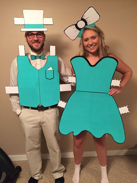 Mundane Halloween, Dad Costume, Halloween Costumes Women Creative, Paper Doll Costume, Funny Couple Costumes, Funny Couple Halloween Costumes, Holiday Decor Halloween, Clever Halloween Costumes, Halloween Moms