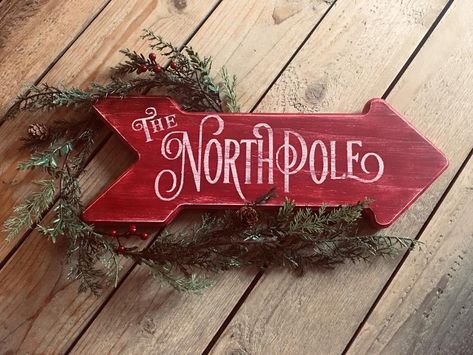 The North Pole Rustic Arrow Sign Christmas Sign Christmas | Etsy Christmas Dorm, Wooden Arrow Sign, Rich Christmas, Wooden Arrow, School Fair, Arrow Sign, Christmas School, Christmas Signs Wood, Christmas Wood Crafts