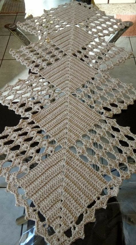 Doilies Diy, Runner Inspiration, Magic Crochet, Diy Crafts Crochet, Crochet Table Runner Pattern, Crochet Edging Patterns, Crochet Table, Crochet Lace Edging, Crochet Tips