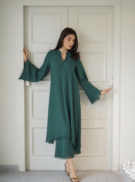 Casual Home Outfits Pakistani, Cotton Co Ord Sets Pakistani, Casual Home Outfits, Kurti Ideas, Dress Design Pakistani, Indian Dresses For Women, Simple Dress Casual, Stylish Kurtis, Indian Suit