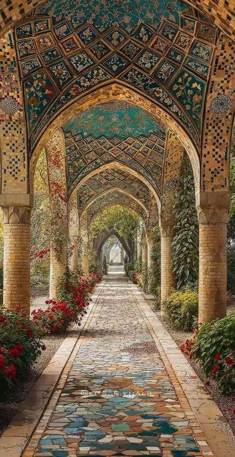 Old Islamic Pictures, Islamic Culture Art, Ancient Persian Architecture, Moroccan Houses, Swag Wallpaper, Iran Pictures, Iranian Architecture, Persian Architecture, Tropical Painting