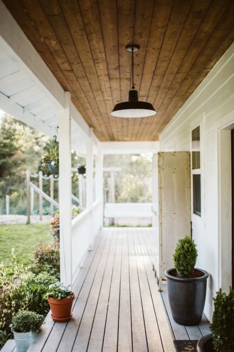 Black pendant lighting help create a stunning front porch! Japanese Porch, Farmhouse Lighting Fixtures, Porch Pendant Light, Porch Ceiling Lights, Front Porch Lighting, Barn Light Electric, Porch Lights, Porch Ceiling, Diy Light Fixtures