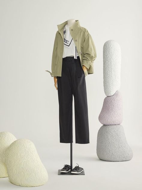 Flat Lay Photography Clothing, Mannequin Styling, Clothes Layout, Fashion Display, Banner Website, Fashion Mannequin, Clo 3d, Fashion Displays, Flatlay Styling