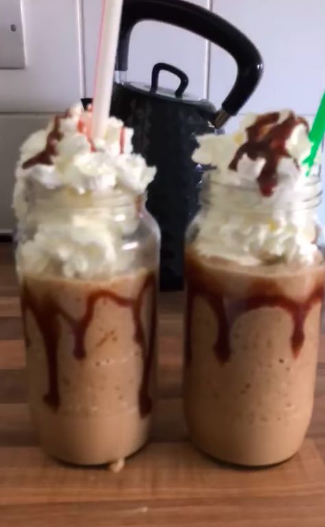 Mcdonalds Mocha Frappe Recipe, Mcdonalds Mocha Frappe, Caramel Frappe Recipe, Mocha Frappe Recipe, Frozen Drink Recipes, Homemade Frappuccino, Frappe Recipe, Slushie Recipe, Mocha Frappe