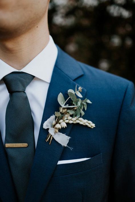 Popular Wedding Colors, Groom Wedding Attire, Blue Suit Wedding, Groom And Groomsmen Attire, Wedding Suits Groom, Wedding Groomsmen, Wedding Boho, Navy Wedding, Groomsmen Attire