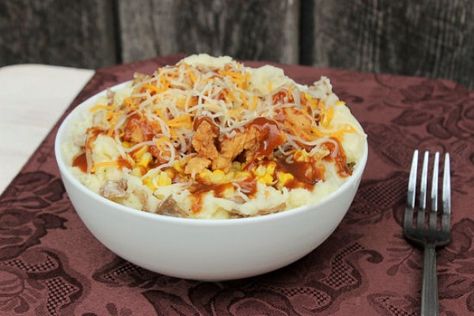 Chicken Mashed Potato Bowl Chicken Mashed Potato Bowl, Mashed Potato Bowl, Homemade White Gravy, Potato Bowl Recipe, Potato Bowl, Restaurant Foods, Chicken Mashed Potatoes, Chicken Bowl Recipe, Kfc Chicken