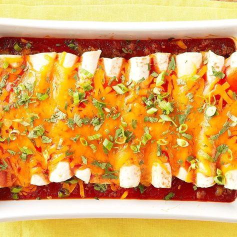 Old El Paso™ Classic Beef Enchiladas Enchilada Pie, Green Chile Enchilada Sauce, Hamburger Meals, Easy Beef Enchiladas, Green Chile Enchiladas, Beef Enchilada Recipe, Beef Enchilada, Recipes With Enchilada Sauce, Red Enchiladas