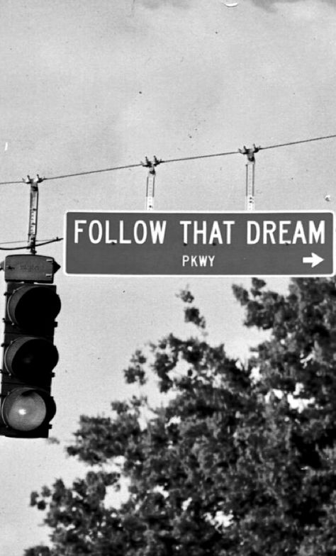 Follow That Dream Pkwy ~ 7 mile stretch of Florida hwy 40, running from Inglis through Yankeetown to the Gulf of Mexico (named for the eponymous Elvis Presley movie filmed in the area in 1961 ☛ http://iml.jou.ufl.edu/Homepages/f2000/Clark/page1.htm ☛ http://beachbummz.blogspot.ca/2010/12/elvis-and-follow-that-dream-parkway.html • photo: mryoungmillionaire on Flickr Istoria Artei, Black And White Photo Wall, Soyut Sanat Tabloları, Foto Tips, Bohol, Zooey Deschanel, Hrithik Roshan, Black And White Aesthetic, Pics Art