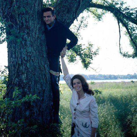 June And Johnny Cash, John Cash, Johnny Cash June Carter, June Carter, June Carter Cash, Johnny And June, Carter Family, Great Love Stories, Famous Couples