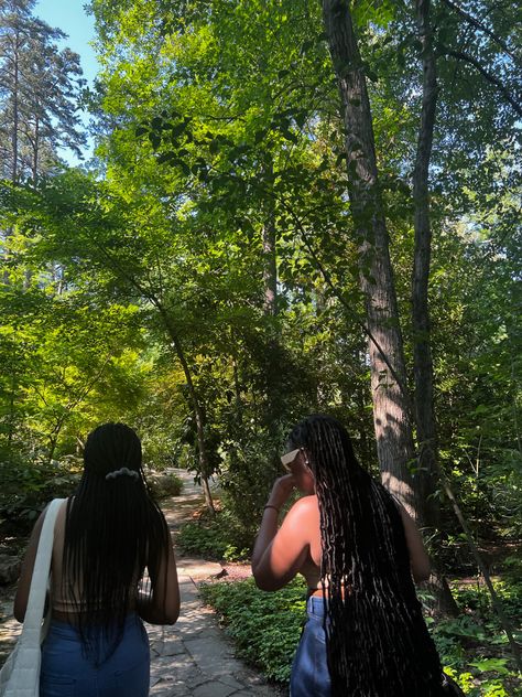 Walks Black Woman, Carissa Aesthetic, Black Women Hiking, Melanin Aesthetic Faceless, Black Woman Aesthetic Faceless, Nature Aesthetic Black, Yn Black, Baddie Poses, Instagram Grid Design