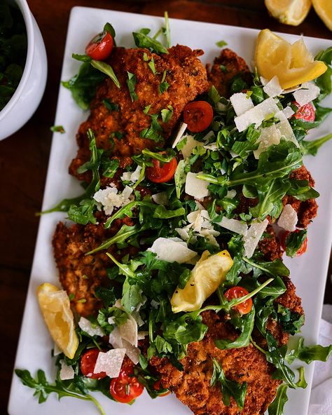 Veal Milanese, Milanese Recipe, Veal Cutlet, Classic Italian Dishes, Italian Recipes Authentic, Arugula Salad, British Food, Caribbean Recipes, Mexican Food Recipes Authentic