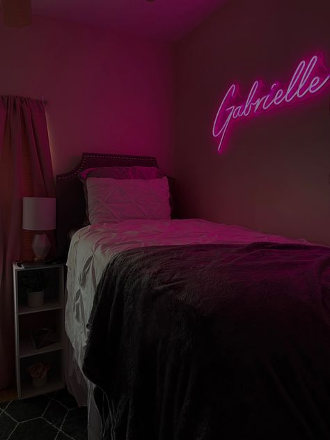 Dorm Neon Sign, Black Girls College Dorm Girl Rooms, Hot Pink Dorm Room Ideas, College Dorm Room Ideas Black Women, Black Dorm Room Aesthetic, Black And Pink Dorm Room, Dorm Room Ideas Black Girls College, Dorm Bed Ideas, Hbcu Dorm Room Ideas