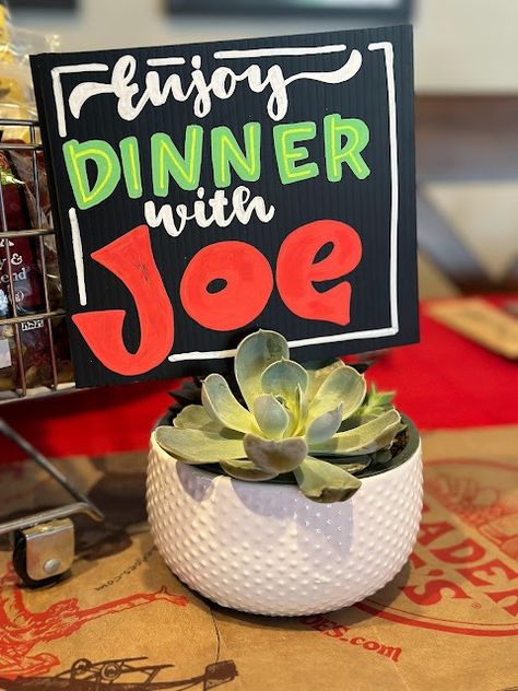 Invite and Delight: Trader Joe's Party - 5 Items or Less Trader Joe’s Birthday Party, Trader Joes Appetizers, Cool Signs, Creative Tables, Lime Rice, Jo Jo, Dinner Themes, Trader Joe’s, Trader Joe