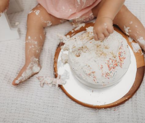 O-N-E A huge milestone in my book! Not only for bubs but for parents as well. You’ve just completed the hardest and most fulfilling year! Let’s celebrate with a cake smash and splash session!💗 🎂Happy 1st Birthday Neeve! 🎂 . #cakesmashsydney #cakesmashphotography #hillsdistrictcakesmashphotography #onlyoneonce #babyphotographersydney #newbornphotographysydney #maternityphotographersydney #naturallightnewbornphotography #newbornsnaturally #capturingwhatmatters #simplisticnewborns #sydneynew... Lifestyle Cake Smash, 1st Birthday Cake Smash Photoshoot, Cake Shoot, Outdoor Cake Smash, Smash Cake Girl, 1st Birthday Photoshoot, 1st Birthday Cake Smash, Happy 1st Birthday, Cake Smash Photography