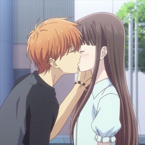 Kyo Manga, Aot Gifs, Tohru X Kyo, Tohru And Kyo, Kyo Soma, Kyo Tohru, Kyo X Tohru, Fruits Basket Kyo, Fruits Basket Manga