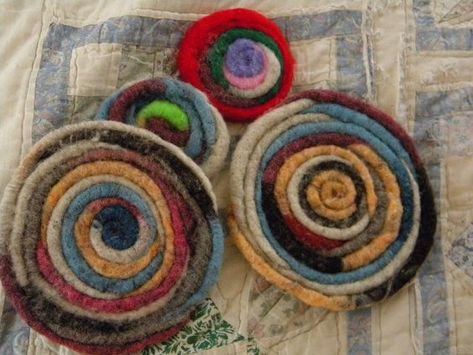 Felted Wool Sweater Projects, Felt Wall Hangings, Felted Coasters, Coaster Diy, Tovad Ull, Wool Coasters, Leftover Yarn, Roving Wool, Fun Projects For Kids