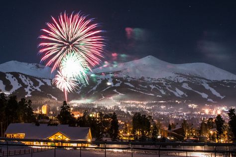 Celebrate New Year's Eve at a Colorado ski resort (picture Breckenridge) http://www.heiditown.com/2015/12/18/celebrate-new-years-eve-at-a-colorado-ski-resort/ Skiing Colorado, New Years Eve Events, Colorado Christmas, Colorado Ski Resorts, Ski Town, Breckenridge Colorado, New Year's Eve Celebrations, Colorado Skiing, Mormon Temple