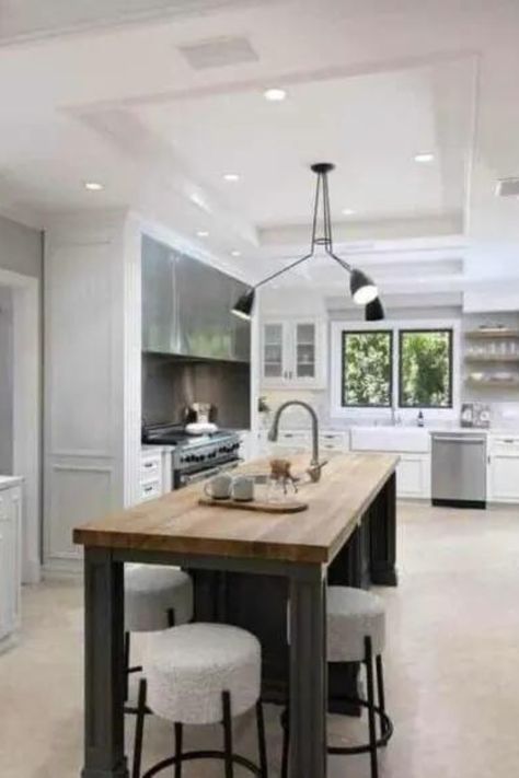 Celebrity Kitchen Features a Tray Ceiling with Recessed Lighting and Pendant Fixtures Tray Ceiling Kitchen, Ceiling Recessed Lighting, Ceiling Can Lights, Celebrity Kitchens, Montauk Beach, Kitchen Ceiling Design, Modern Shed, Ceiling Ideas, Kitchen Ceiling