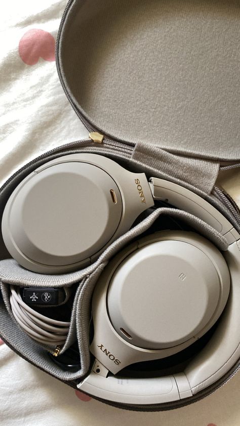 Headphones Aesthetic, Aesthetic Shopping, Cute Headphones, Apple Headphone, Sony Headphones, Noise Cancelling Headphones, Apple Products, Wireless Headphones, Noise Cancelling