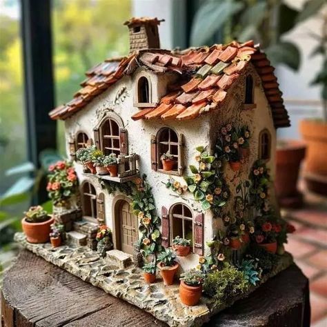 Clay Garden Decor, Gingerbread House Designs, Clay Fairy House, Fairy House Diy, Pottery Houses, Painted Clay, Clay Houses, Fairy Garden Houses, Fairy Doors