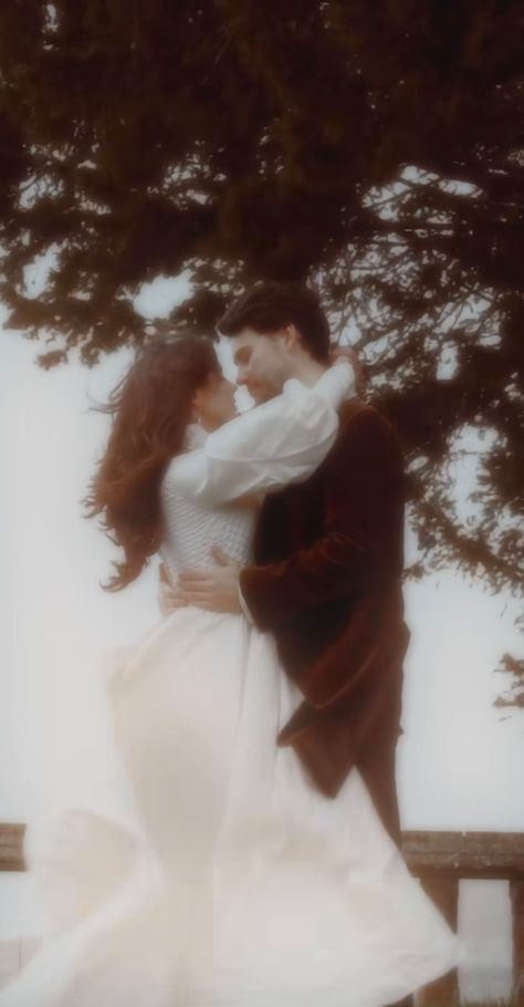 Dreamy Romance Aesthetic, Fairytale Couple Aesthetic, 1700s Romance Aesthetic, Wild Romantic Couple, Medieval Love Aesthetic, Victorian Couple Aesthetic, Soft Relationship Aesthetic, Romantic Era Aesthetic, Dark Romantic Wallpaper