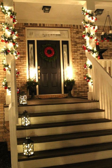 50+ Best Christmas Porch Decoration Ideas for 2021 Christmas Front Porch, Christmas Front Doors, Front Steps, Christmas Porch Decor, Outdoor Christmas Lights, Front Porch Christmas Decor, Decorating With Christmas Lights, Christmas Porch, Noel Christmas