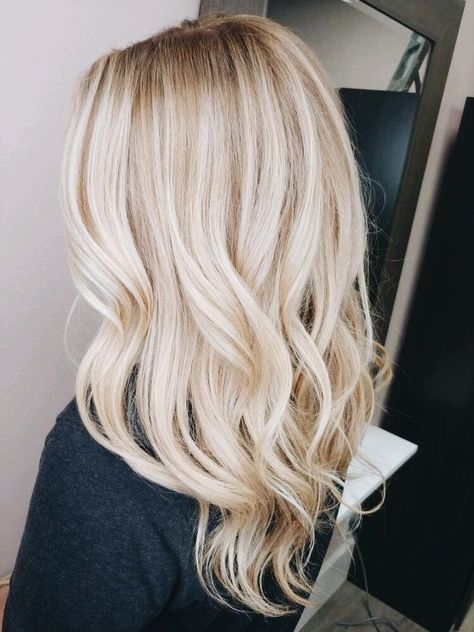 Balayage Medium, Balayage Blonde, Frontal Hairstyles, Blonde Hair Looks, Hair Shades, Brown Blonde Hair, Long Blonde, Long Blonde Hair, Blonde Ombre