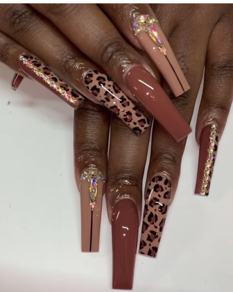 November Nails Fall Acrylic Long, Fall Cheetah Nails Acrylic, Cheetah Christmas Nails, Burgundy And Leopard Nails, Cheetah Print Acrylic Nails, November Nails Fall Acrylic, Burgundy Cheetah Nails, Fall Cheetah Nails, Maroon Cheetah Nails