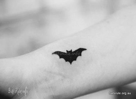 Bat Tattoos Bats Tattoo Design, Vampire Tattoo, Tatuagem Masculina Pequena, Free Tattoo Designs, Batman Tattoo, Bat Tattoo, Tattoo Trend, Scary Tattoos, Tattoos Geometric