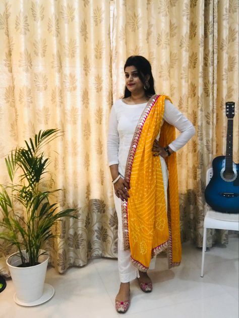 Bandhani Duppata, White Kurti, Saree, Yellow, White, Quick Saves