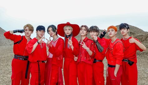 Red Icons:), Kids Groups, Red Wallpaper, Red Outfit, Laptop Wallpaper, Group Photos, Red Aesthetic, Kids Wallpaper, Look At You