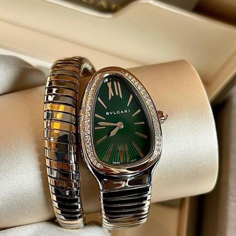 Bvlgari Watch, Bvlgari Jewelry, Classy Gowns, Expensive Jewelry Luxury, Fancy Jewellery Designs, Outfits Classy, Luxe Jewelry, Classy Aesthetic, Womens Watches Luxury