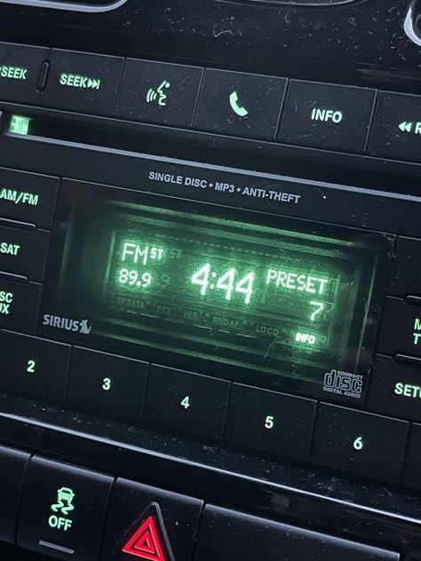 Car Album Cover Aesthetic, Car Radio Aesthetic Night, Car Radio Aesthetic, Retro Album Covers, 444 Aesthetic, Radio Aesthetic, Aesthetic Album Covers, Album Cover Aesthetic, 80s Aesthetic Retro