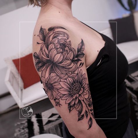 Sunflower And Chrysanthemum Tattoo, Chrysanthemums Tattoo, Botanical Tattoos, Poppy Photo, Chrysanthemum Tattoo, Botanical Tattoo, Chrysanthemum Flower, Sunflower Tattoo, Floral Sleeve