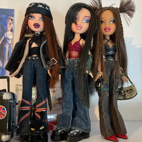 Bratz Dolls Aesthetic Costume, Early 2000s Bratz Aesthetic, Beats Doll Outfits, Bratz Doll Outfits Inspiration Real Life, Bratz Dolls Outfits 2000s, Bratz Outfits Style, Bratz Fashion Inspiration, Bratz Outfit, Bratz Dolls Aesthetic Outfits