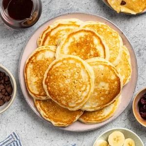 Light and Fluffy Yogurt Pancakes Yogurt Pancake Recipe, Fluffy Yogurt, Pancakes Yogurt, Vegetarian Pancakes, Yogurt Pancakes, Pancake Recipe, Taste Of Home, Day Off, Syrup