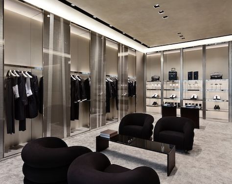 29 Boutique Dressing Room, Armani Store, Window Display Retail, Suit Stores, Visual Merchandising Displays, Showroom Interior Design, Online Shop Design, Store Windows, Retail Store Design