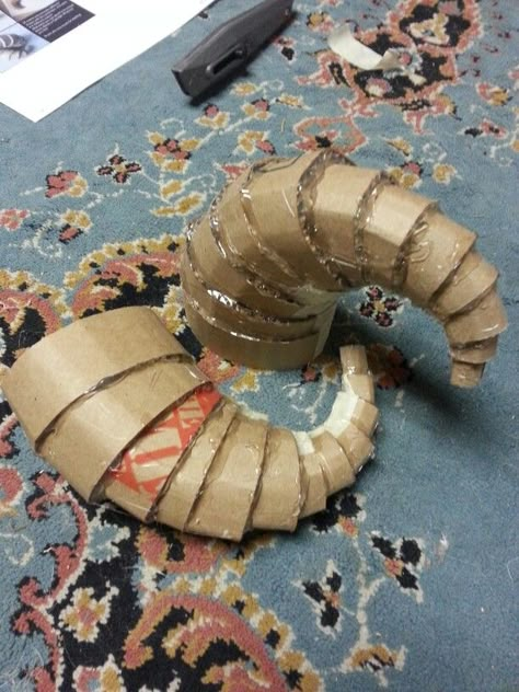 Cardboard Satir Horns Goat Horns Diy, Diy Ram Horns, Horns Cardboard, Cosplay Horns Diy, Cardboard Horns, Satyr Costume, Mermaid Makeup Halloween, Cosplay Horns, Cardboard Mask