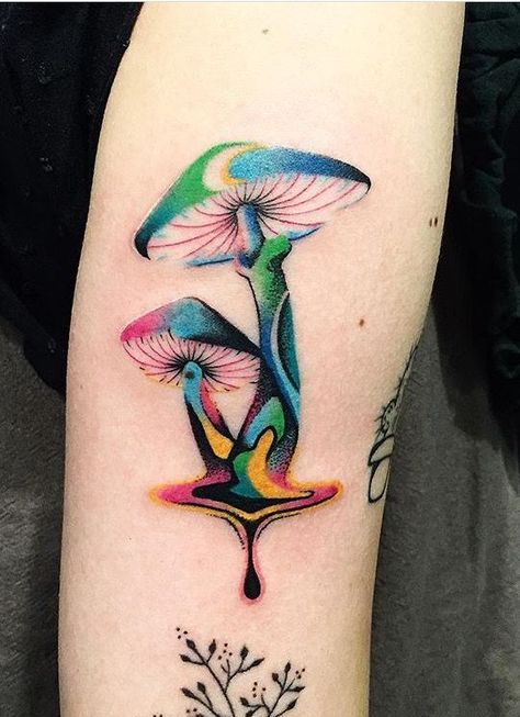 Trippy Mushroom Tattoo, Mushroom Tattoo Ideas, Small Wave Tattoo, Tattoo Son, Mushroom Tattoo, Trippy Mushroom, Hippie Tattoo, Autumn Tattoo, Mushroom Tattoos